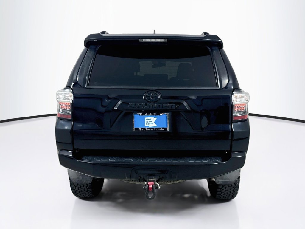 Used 2018 Toyota 4Runner SR5 AWD/4WD image 6