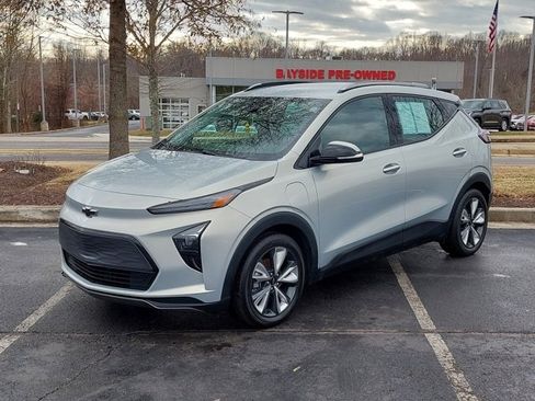 Used 2023 Chevrolet Bolt EUV LT w/ Convenience Package image 7