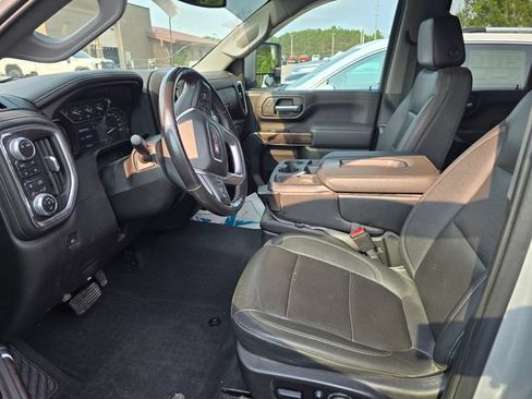 Used 2022 GMC Sierra 2500 SLT w/ X31 Off-Road Package AWD/4WD image 11