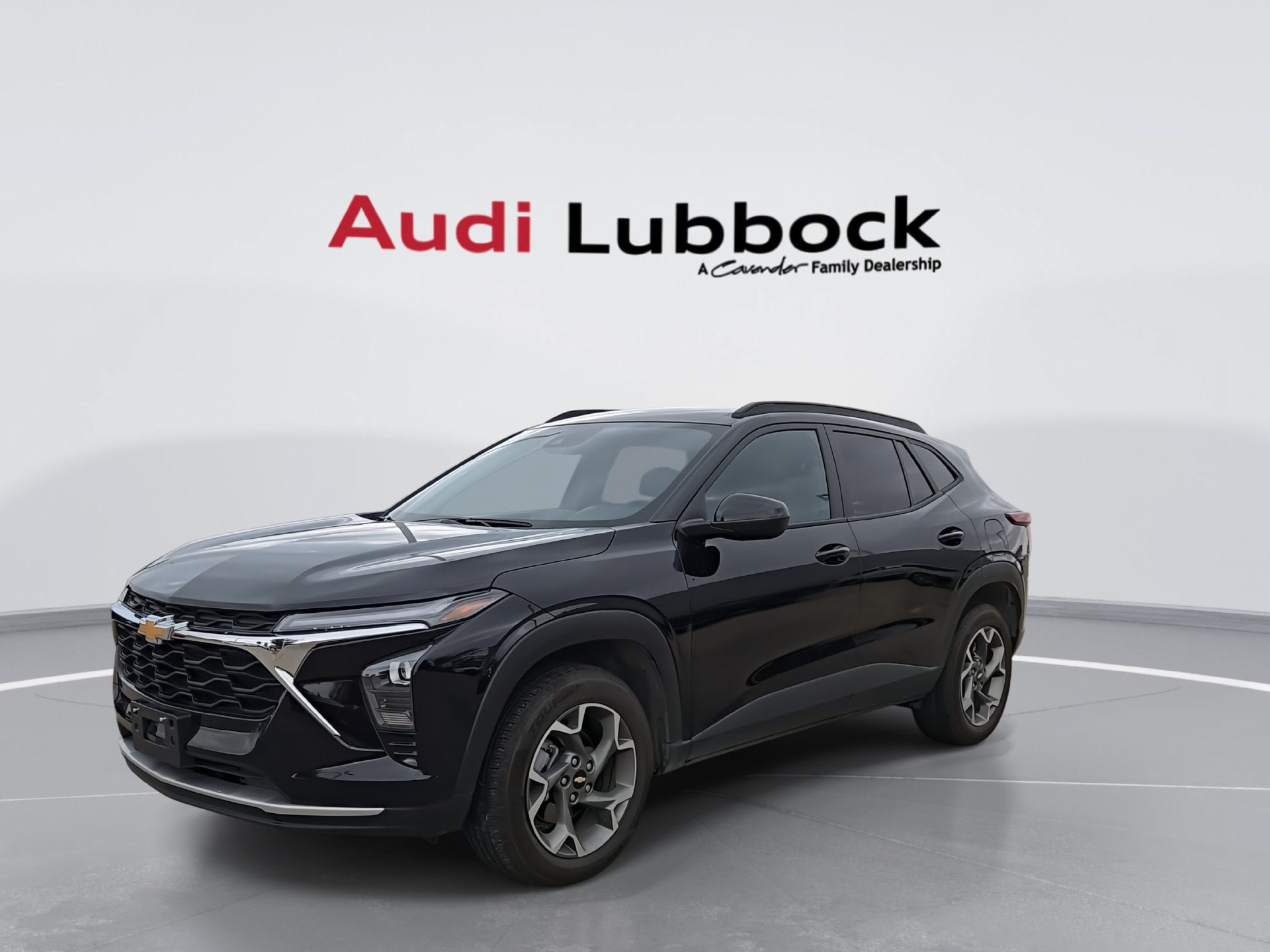Used 2025 Chevrolet Trax LT FWD image 4