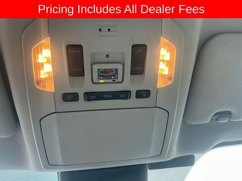 Used 2021 Toyota Highlander XLE FWD image 18
