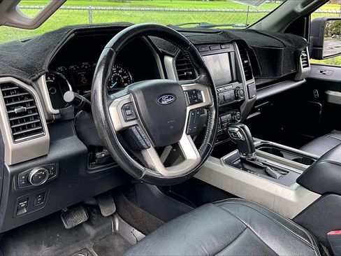 Used 2020 Ford F150 Lariat image 13