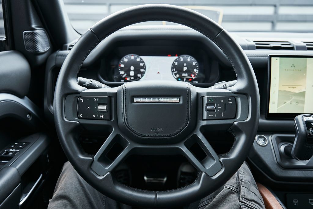 Used 2023 Land Rover Defender 110 X AWD/4WD image 59