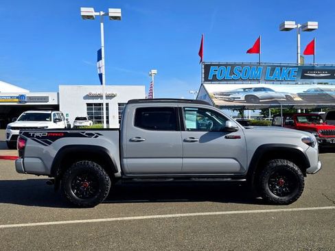 Used 2017 Toyota Tacoma TRD Pro AWD/4WD image 7
