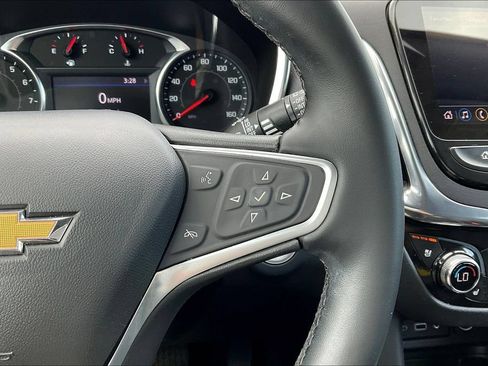 Used 2023 Chevrolet Equinox Premier FWD image 11