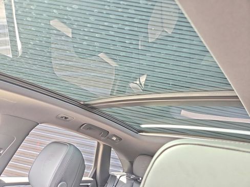 New 2026 Porsche Macan image 15