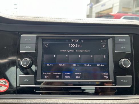 Used 2024 Volkswagen Jetta SE FWD image 15
