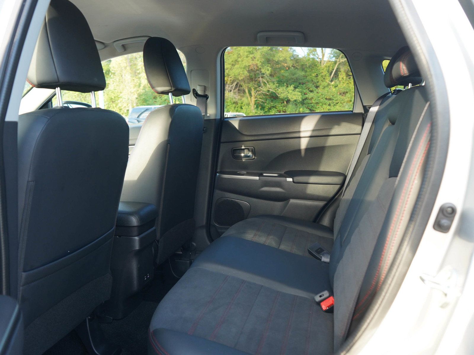 Used 2026 Mitsubishi Outlander Sport SE AWD/4WD image 14