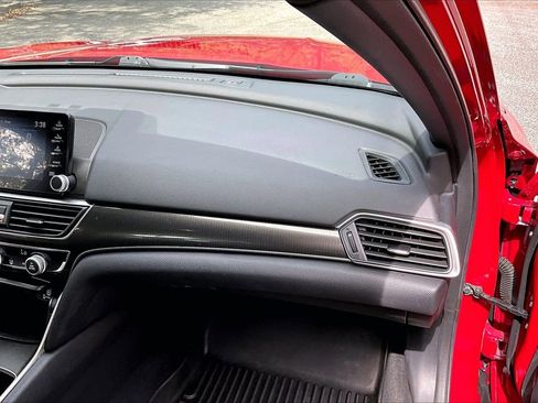 Used 2018 Honda Accord Sport image 23