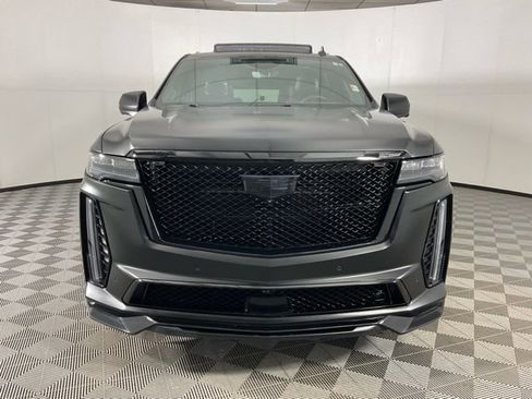 Used 2024 Cadillac Escalade ESV V w/ LPO, ONYX Package image 2