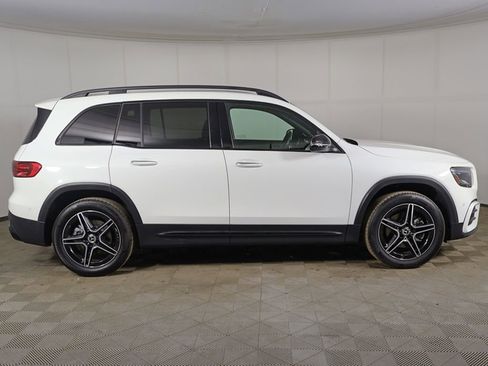 Used 2025 Mercedes-Benz GLB 250 4MATIC image 12