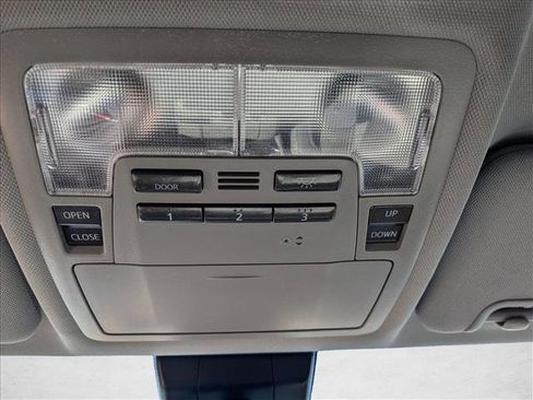 Used 2019 Toyota Highlander XLE image 19