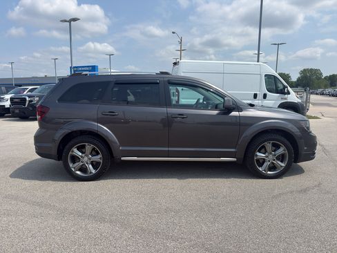 Used 2017 Dodge Journey Crossroad w/ Popular Equipment Group AWD/4WD image 4