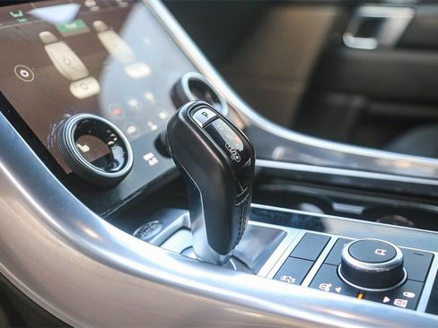 Used 2022 Land Rover Range Rover Sport HSE Silver Edition image 21