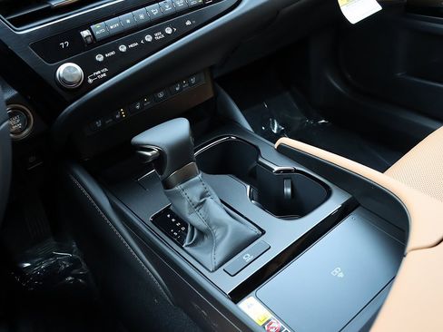 New 2025 Lexus ES 350 Ultra Luxury image 25