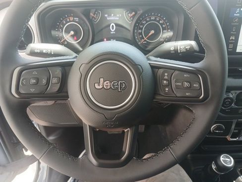 New 2025 Jeep Gladiator Sport image 41