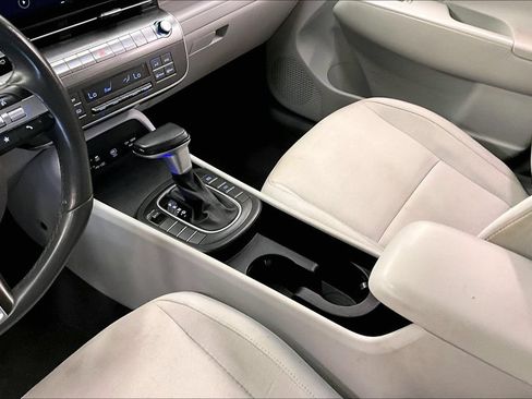 Used 2025 Hyundai Kona SEL FWD image 16