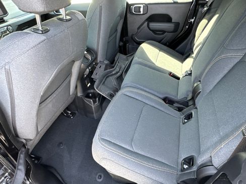 Used 2024 Jeep Gladiator Sport image 21