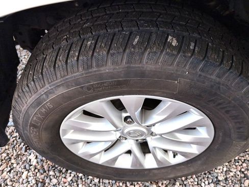 Used 2015 Lexus GX 460 w/ Premium Package image 40