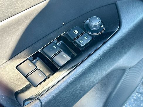 Used 2025 MAZDA CX-5 AWD 2.5 S w/ Preferred Package image 18