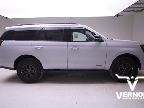 New 2026 Ford Expedition Tremor image 6