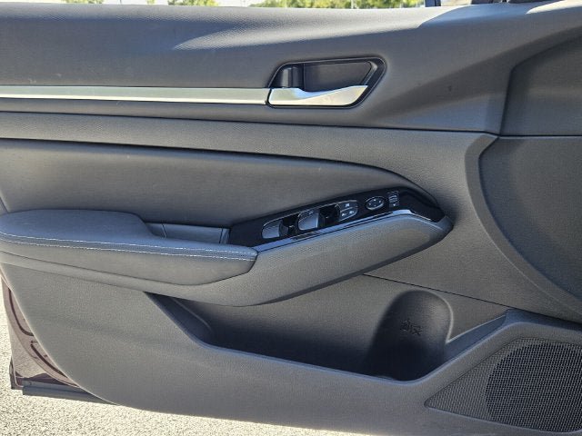Used 2024 Nissan Altima 2.5 SL FWD image 32