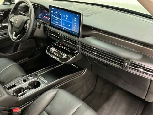 Used 2024 Lincoln Corsair Reserve image 17