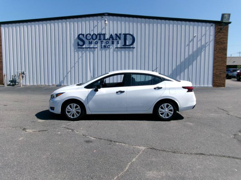 Used 2025 Nissan Versa S FWD image 1