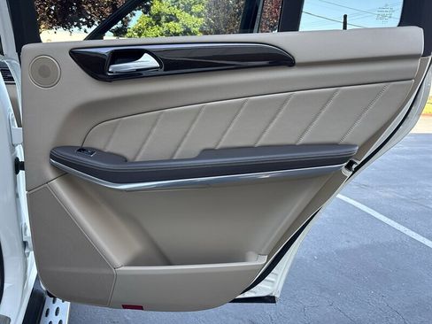 Used 2014 Mercedes-Benz GL 450 4MATIC image 35