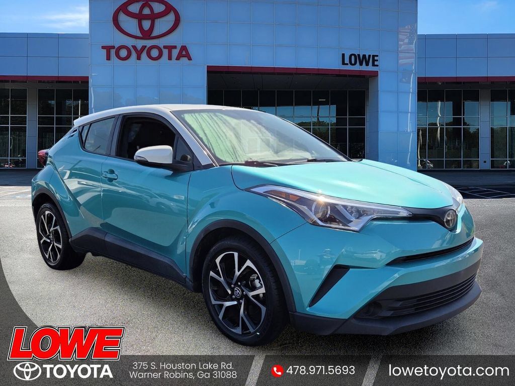 Used 2018 Toyota C-HR XLE FWD image 1