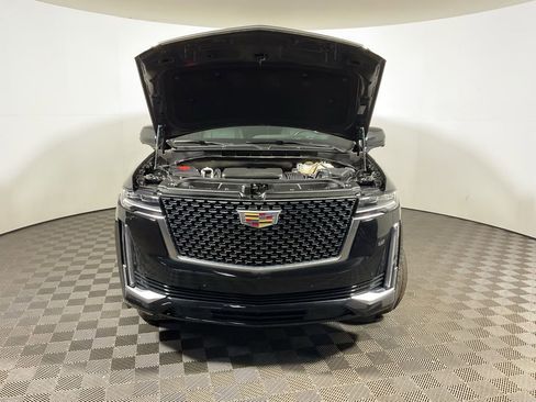 Used 2022 Cadillac Escalade Luxury image 6