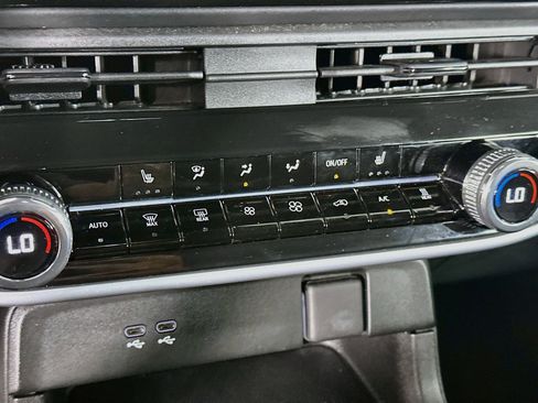 Used 2024 Honda Prologue EX image 23