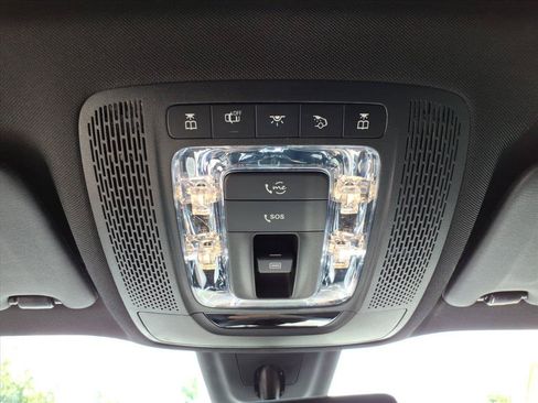 Certified 2021 Mercedes-Benz GLB 250 4MATIC image 20