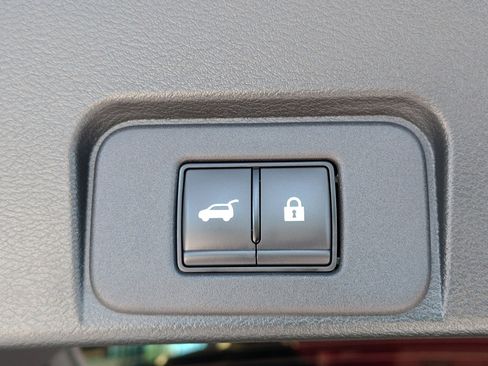 Certified 2024 Nissan Rogue SL w/ SL Premium Package FWD image 33