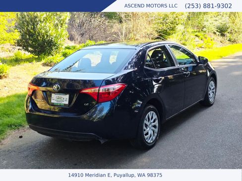 Used 2017 Toyota Corolla LE w/ Carpet Mat Package (TMS) FWD image 5