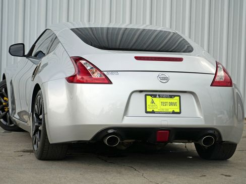 Used 2020 Nissan 370Z Coupe image 5