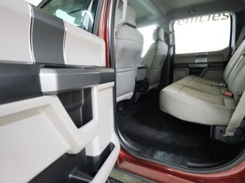 Used 2016 Ford F150 XLT w/ Equipment Group 302A Luxury image 11