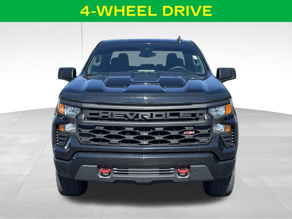 Used 2024 Chevrolet Silverado 1500 Custom Trail Boss AWD/4WD image 3
