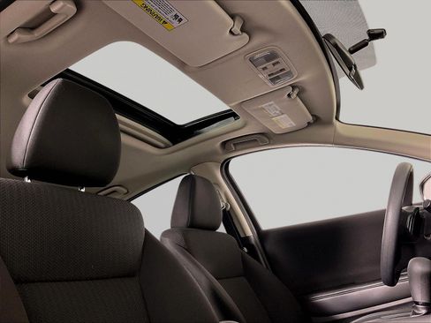 Used 2017 Honda HR-V EX image 26