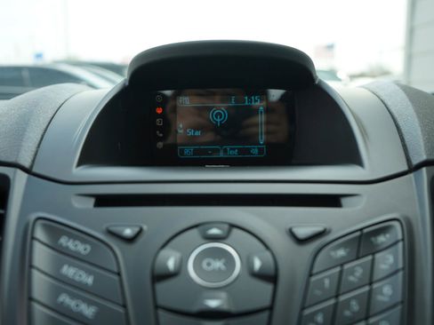 Used 2017 Ford Fiesta SE image 27