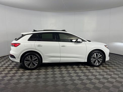 Used 2025 Audi Q4 e-tron Premium w/ Convenience Package RWD image 7
