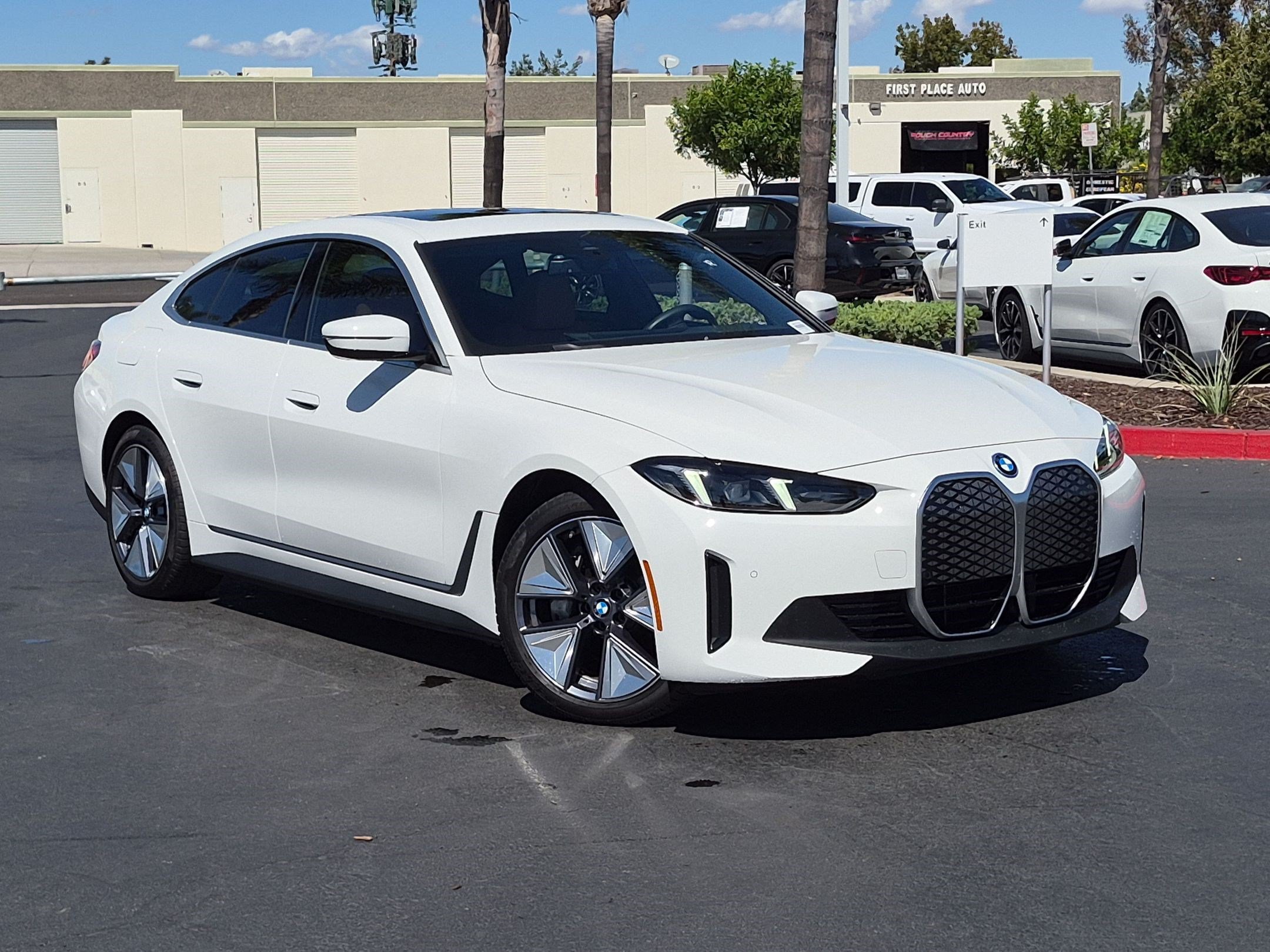 Certified 2025 BMW i4 eDrive40 w/ M Sport Package RWD image 2