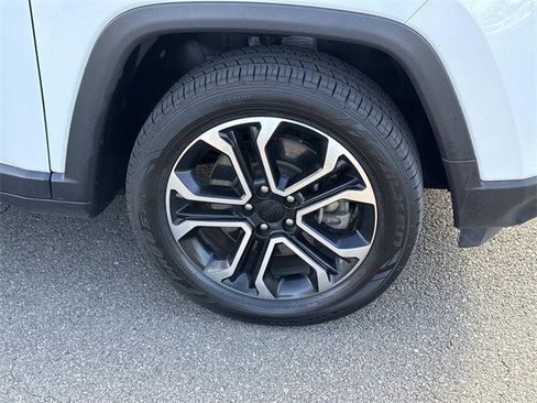 Used 2023 Jeep Compass Limited image 7