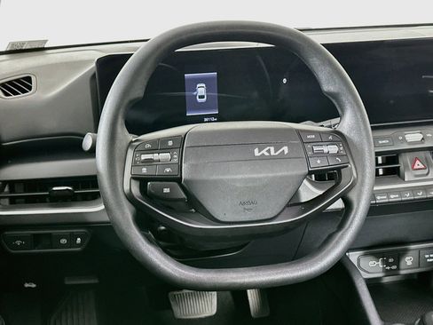 Used 2025 Kia K4 FWD image 18