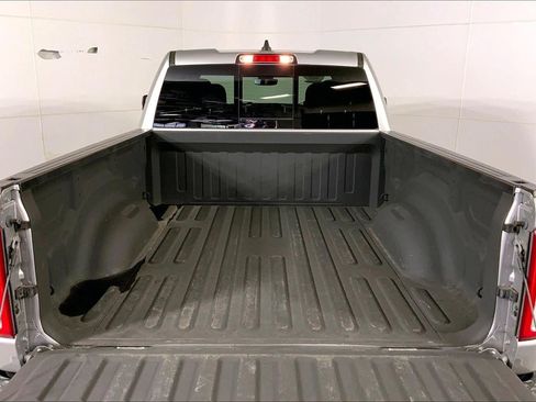 Used 2022 RAM 1500 Big Horn AWD/4WD image 4