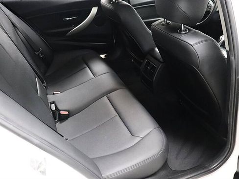 Used 2017 BMW 320i Sedan RWD image 13