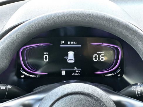 Used 2025 Kia Soul LX w/ LX Technology Package FWD image 19