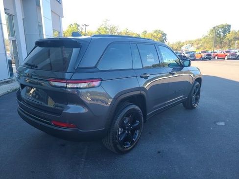 New 2025 Jeep Grand Cherokee Limited w/ Luxury Tech Group II image 5