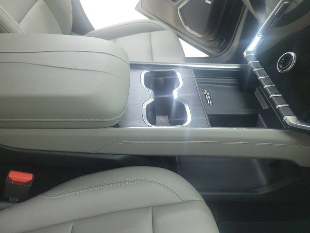 Used 2026 GMC Acadia Elevation w/ Elevation Premium Package FWD image 14