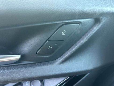 New 2026 Chevrolet Equinox LT image 23